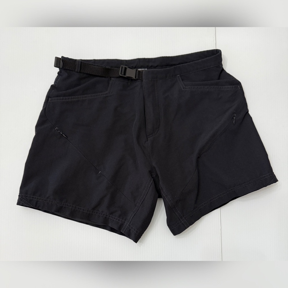 REI Women's Black Belted Biking Cycle Hiking Shorts - L